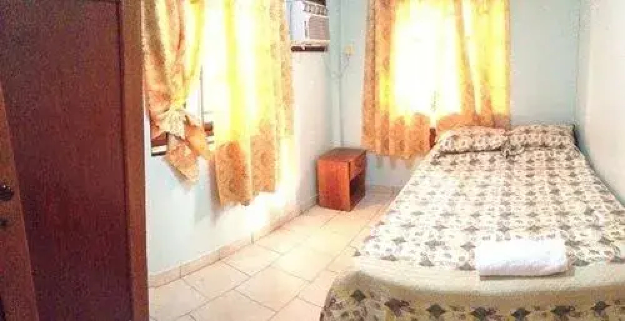 Paradiso Inn Apartments & Rooms