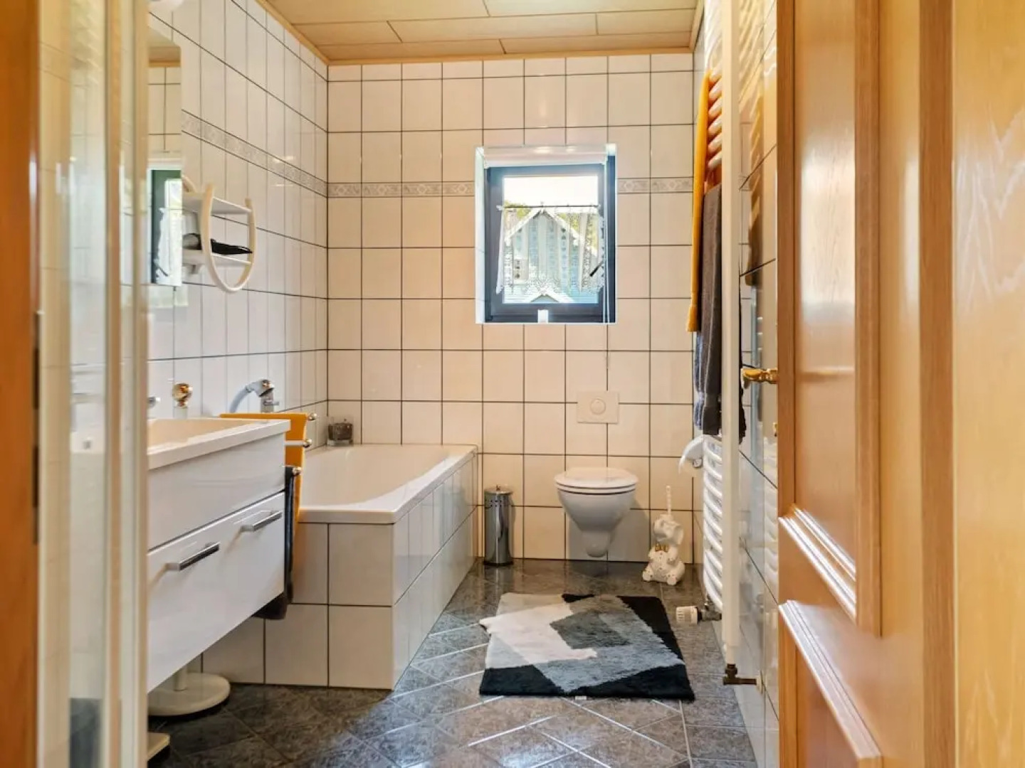 Garden View Apartment in Erzgebirge near Forest