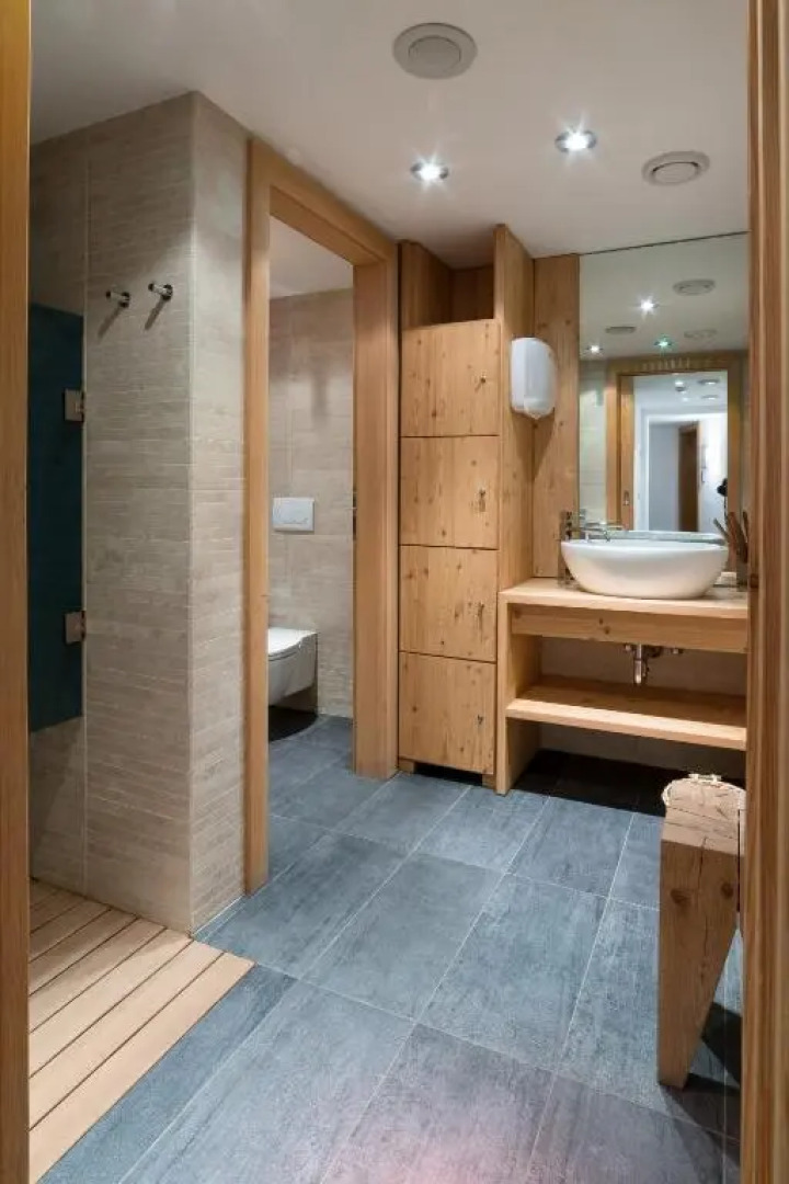 Nei Y Suredl NeveSole