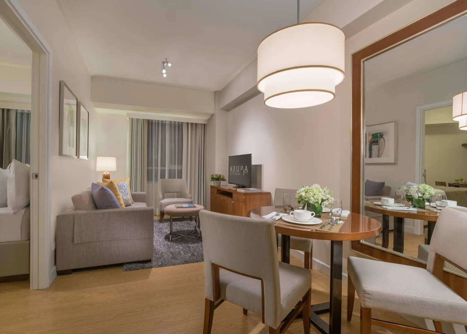 树林阿鲁加酒店(Aruga at The Grove)