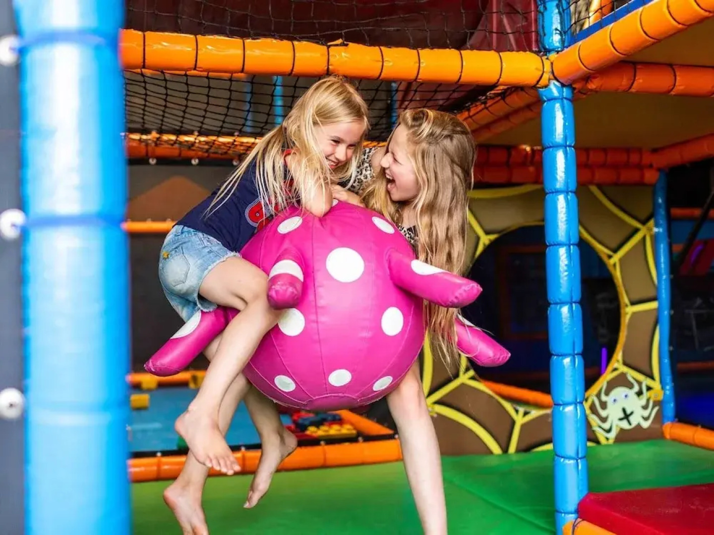 Neat Chalet With Microwave Near the Beach in Egmond