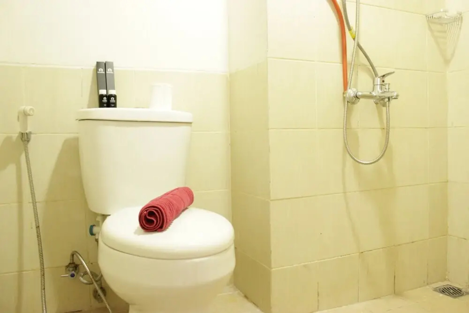 Comfy Studio Apartment Easton Park Residence Jatinangor Near UNPAD