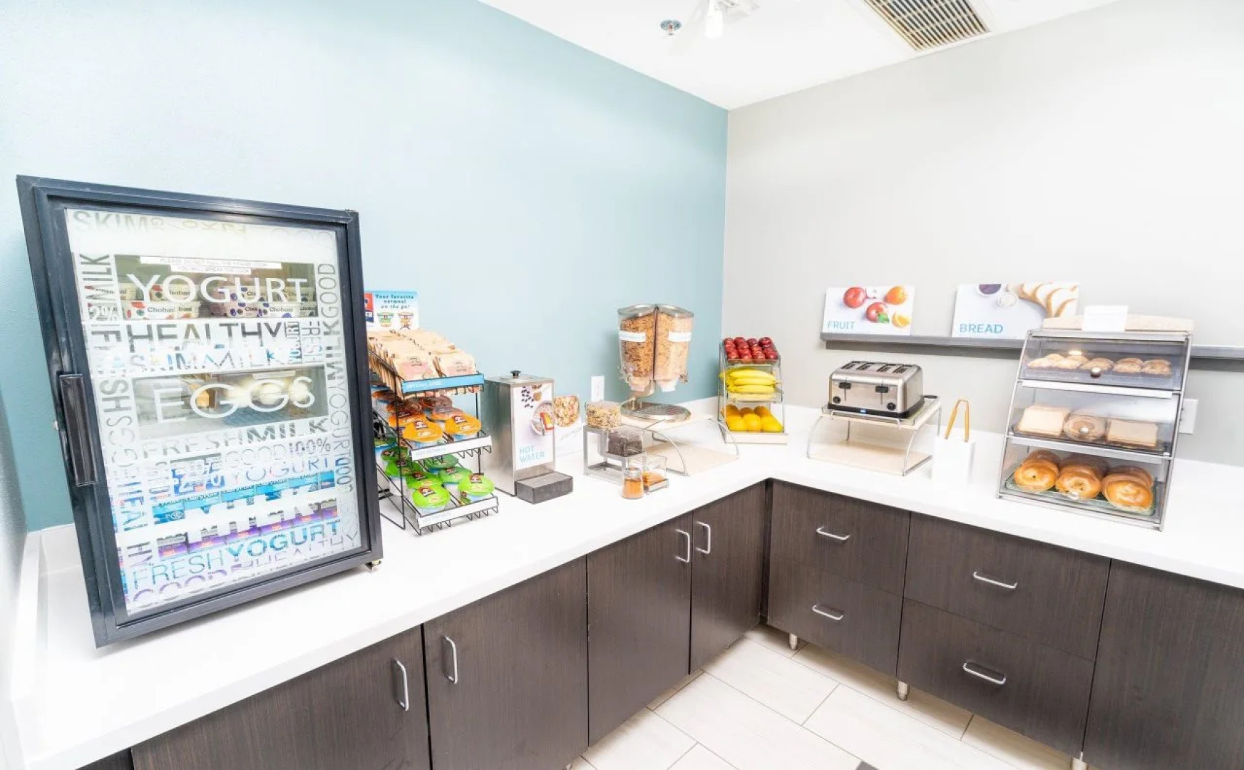 Holiday Inn Express & Suites Las Vegas SW - Spring Valley by IHG