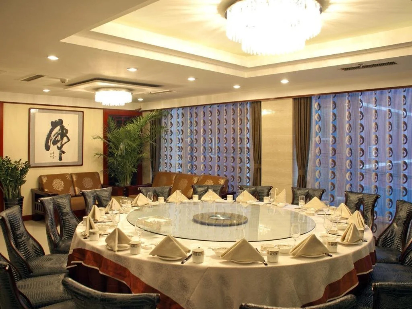 Qinhuangdao Xiadu Garden Hotel (People's Square)