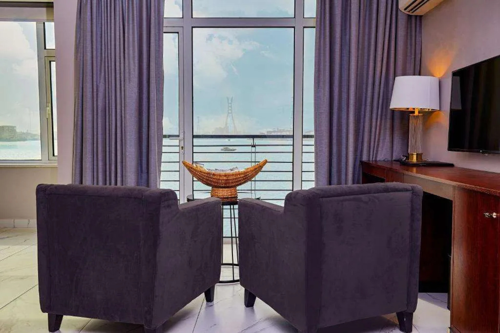 Отель The Yacht Hotel