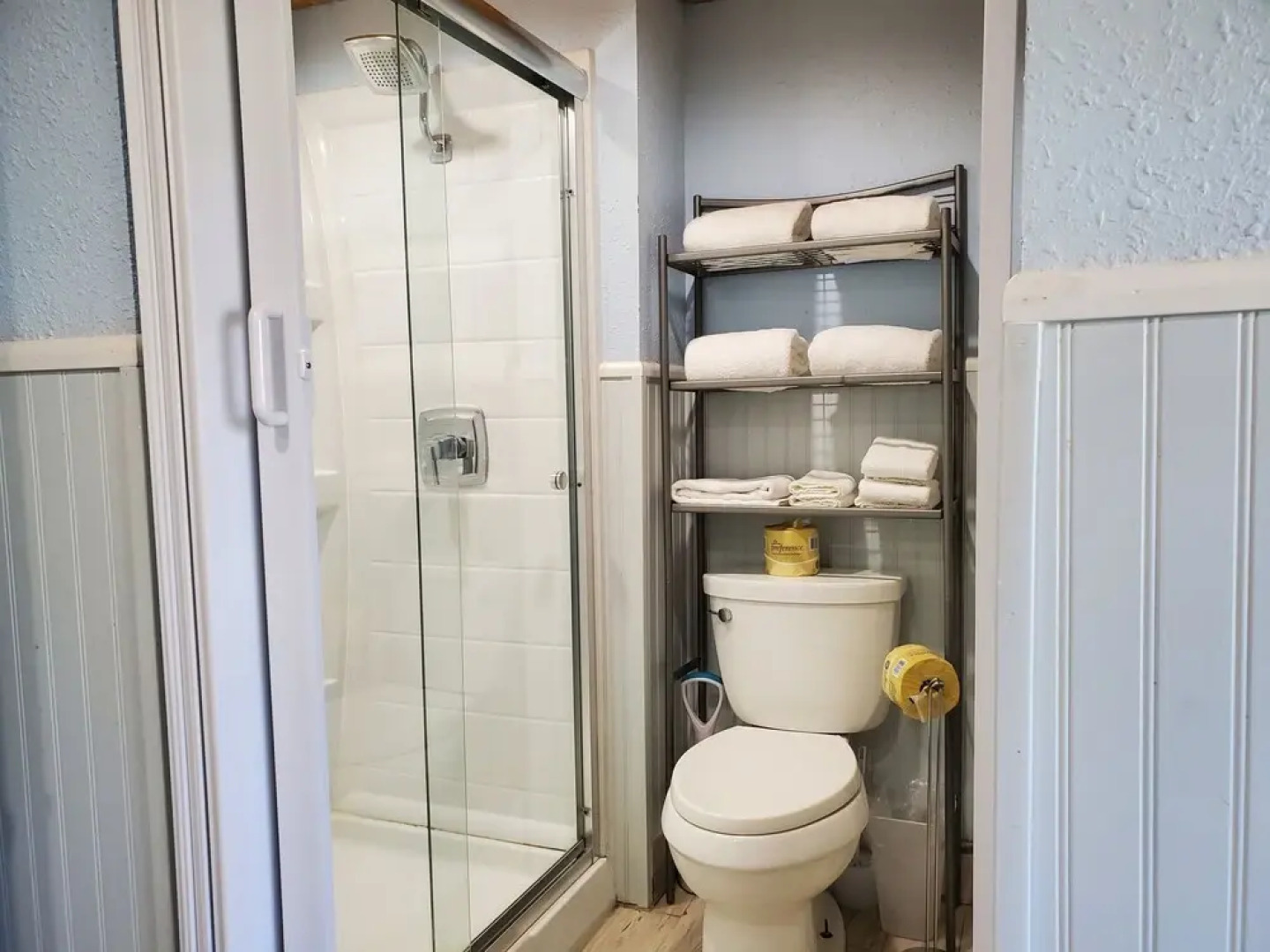 Nautical That One Apartment Near City Attractions by Redawning