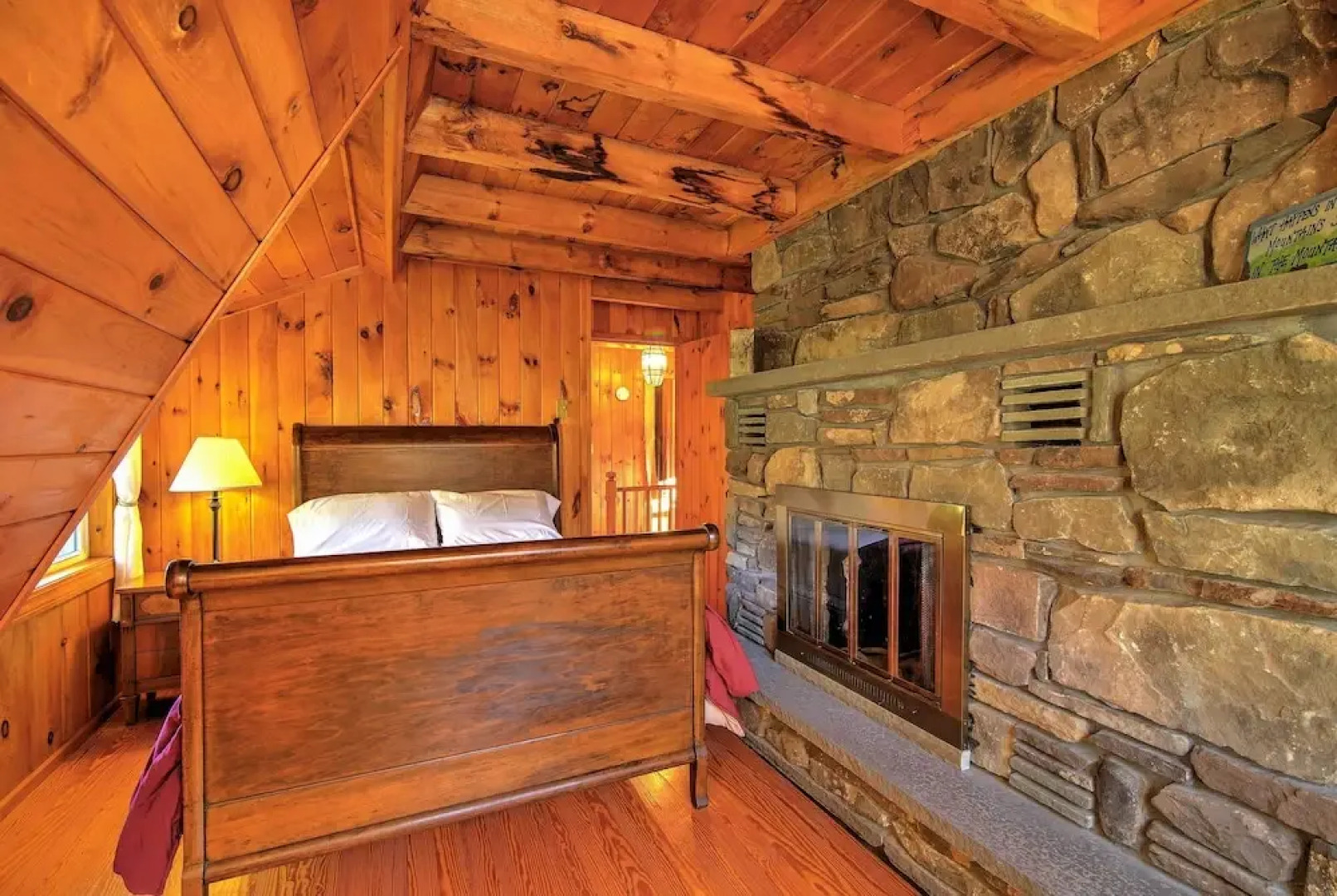 'bearpen Lodge' on 125 Acres - Near Belleayre Mtn!