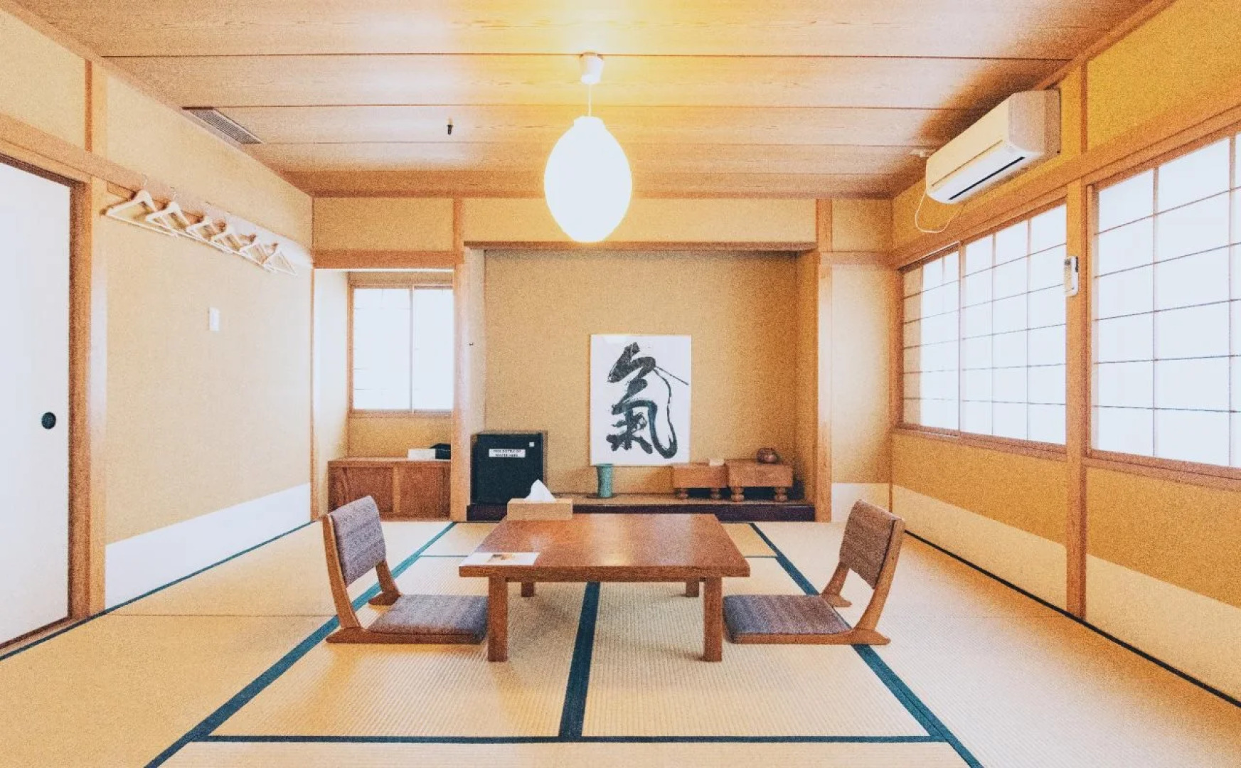 Ark Hostel & Cafe Dining