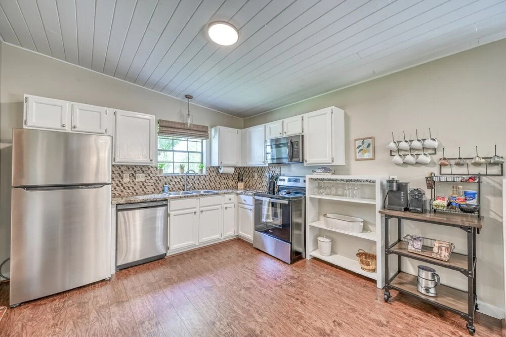 Sunday Abode on Wine Trail 5 Min to Heart of Main