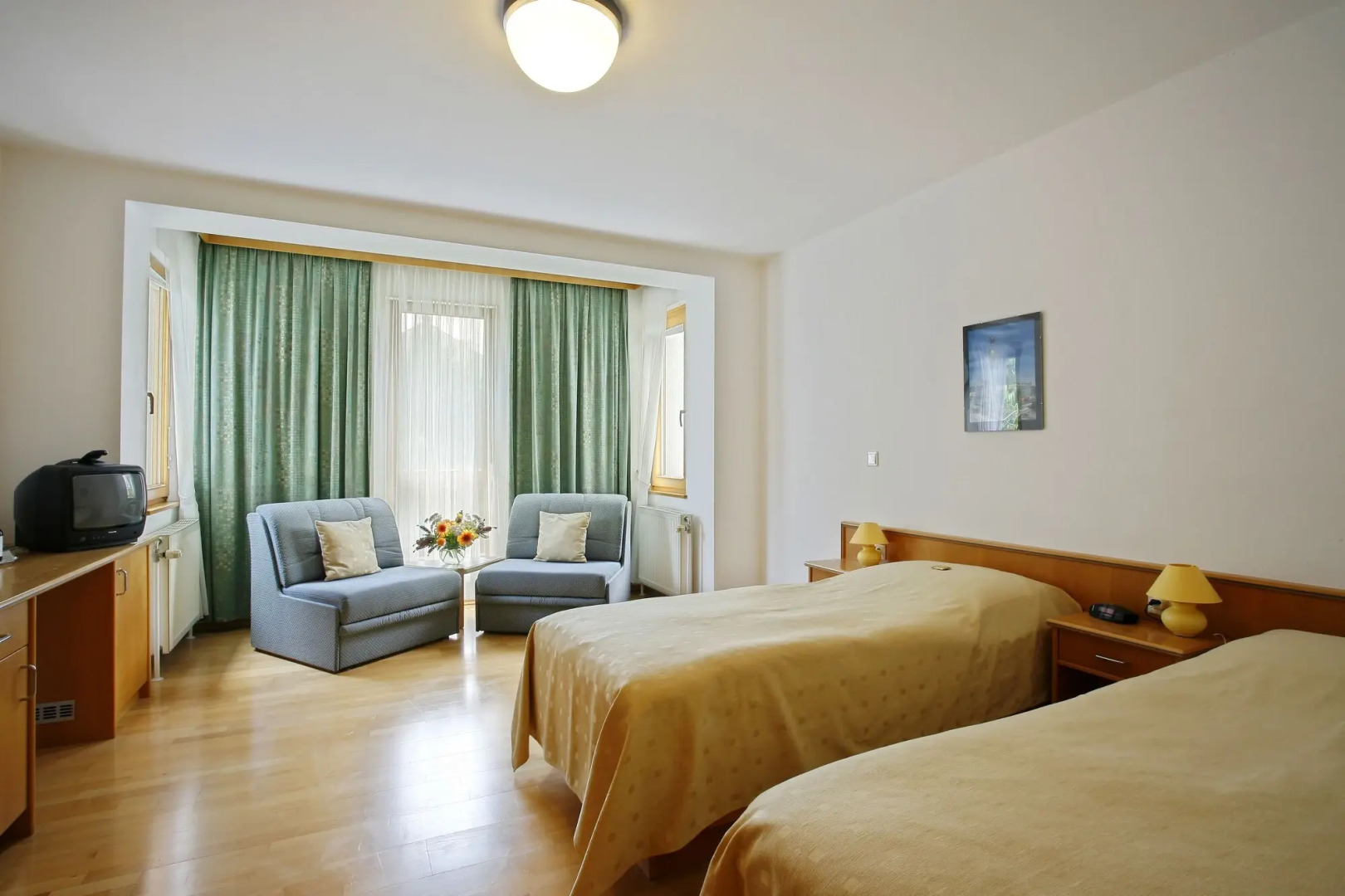 Am Spiegeln dialog.hotel.wien