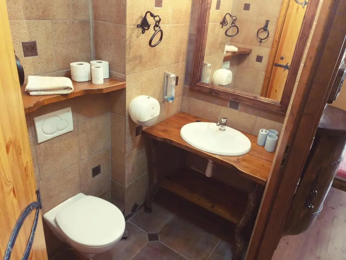 Penzion a Restauracia Toldi