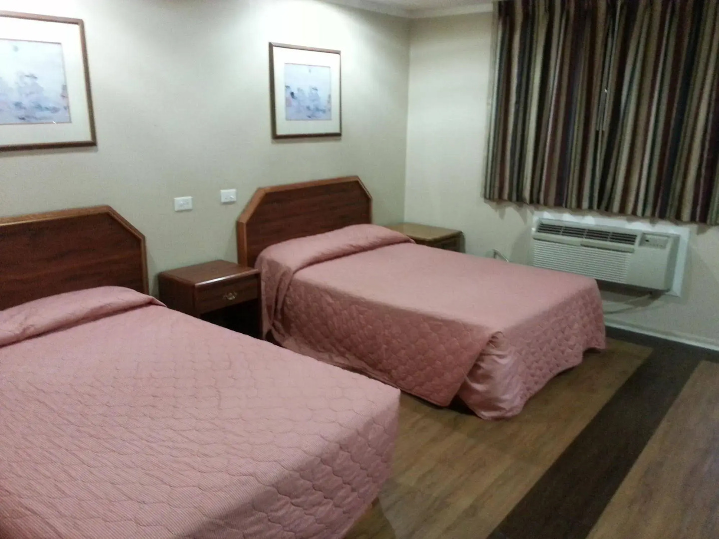 Kings Inn Motel Paris