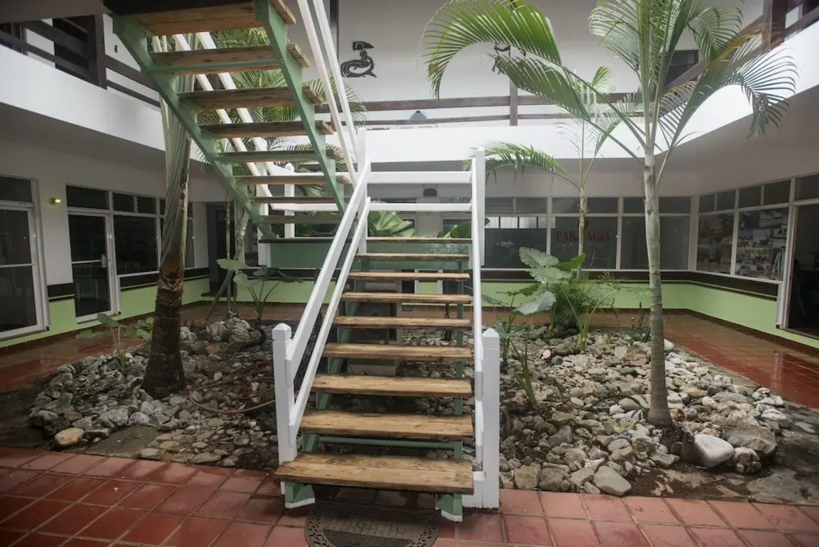 Отель Plaza Lusitania