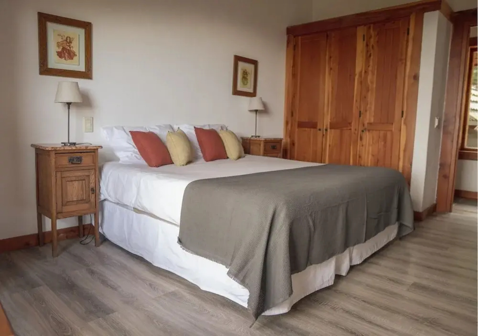 El Bosque by DOT Tradition