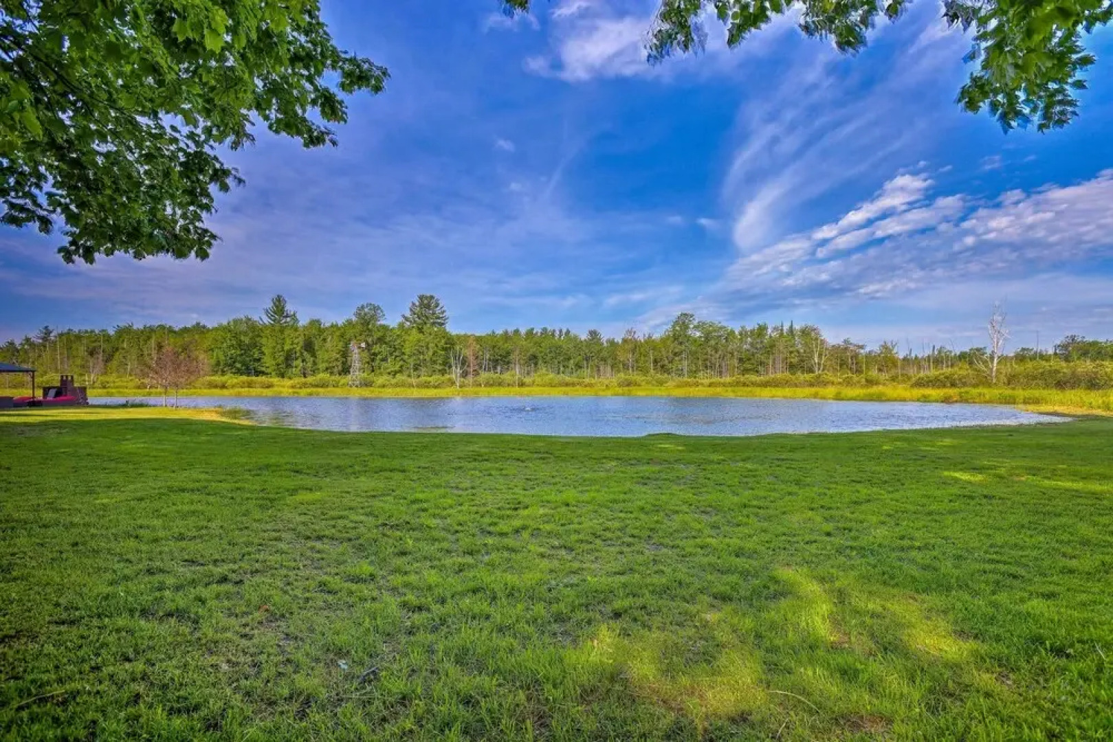 Sun-dappled Cadillac Gem w/ Kayaks & Grill!