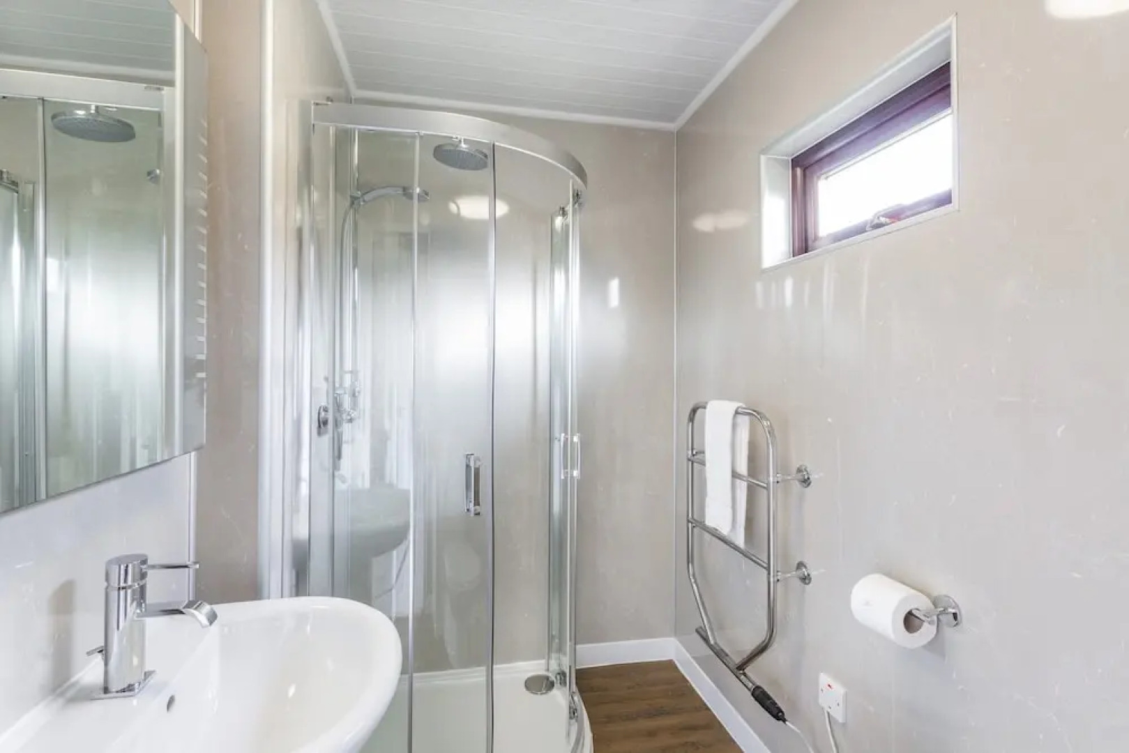 Bluebell Lodge 4 with Hot Tub