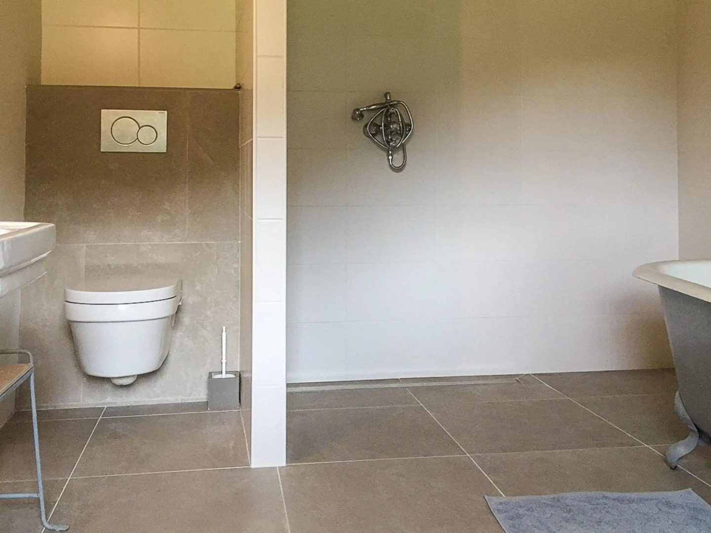 Historic Mansion by the River Lot in Cenevieres