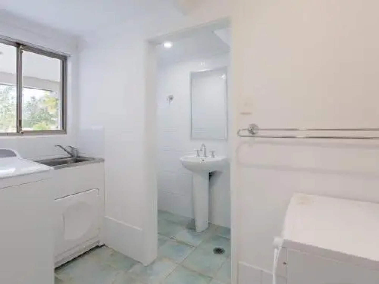 Beauty And The Beach', 88 Foreshore Drive - Large Home With Wifi And Water Views