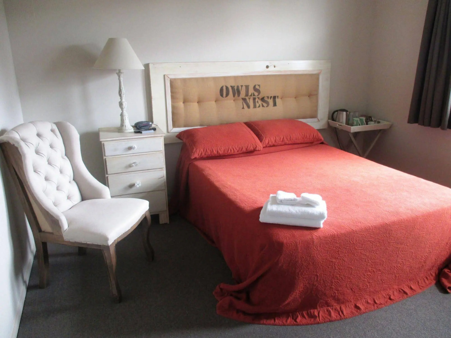 Fat Owl Motel, Bar & Eatery