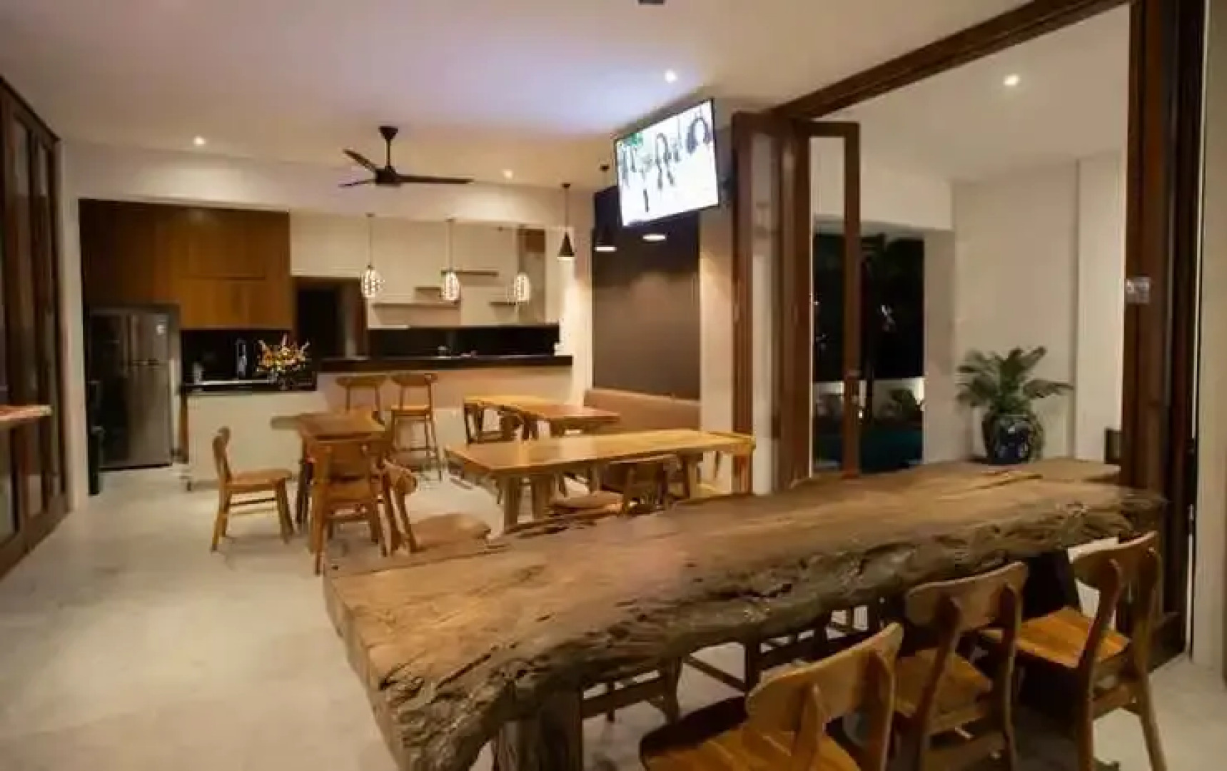 The Kd Suites & Coffee Shop