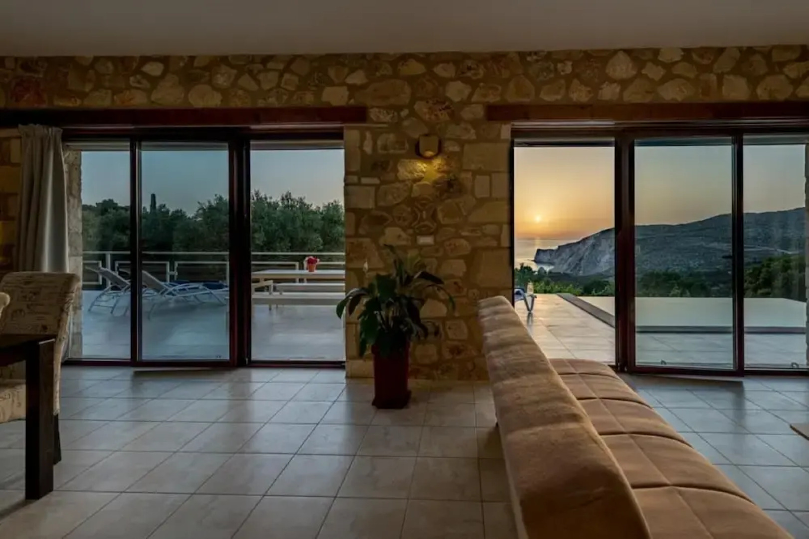 Arca Villa - Enchanting Sunset!