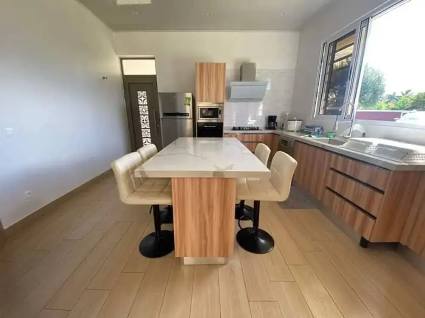 Fare Avea in Mahina With 3 Bedrooms and 2 Bathrooms