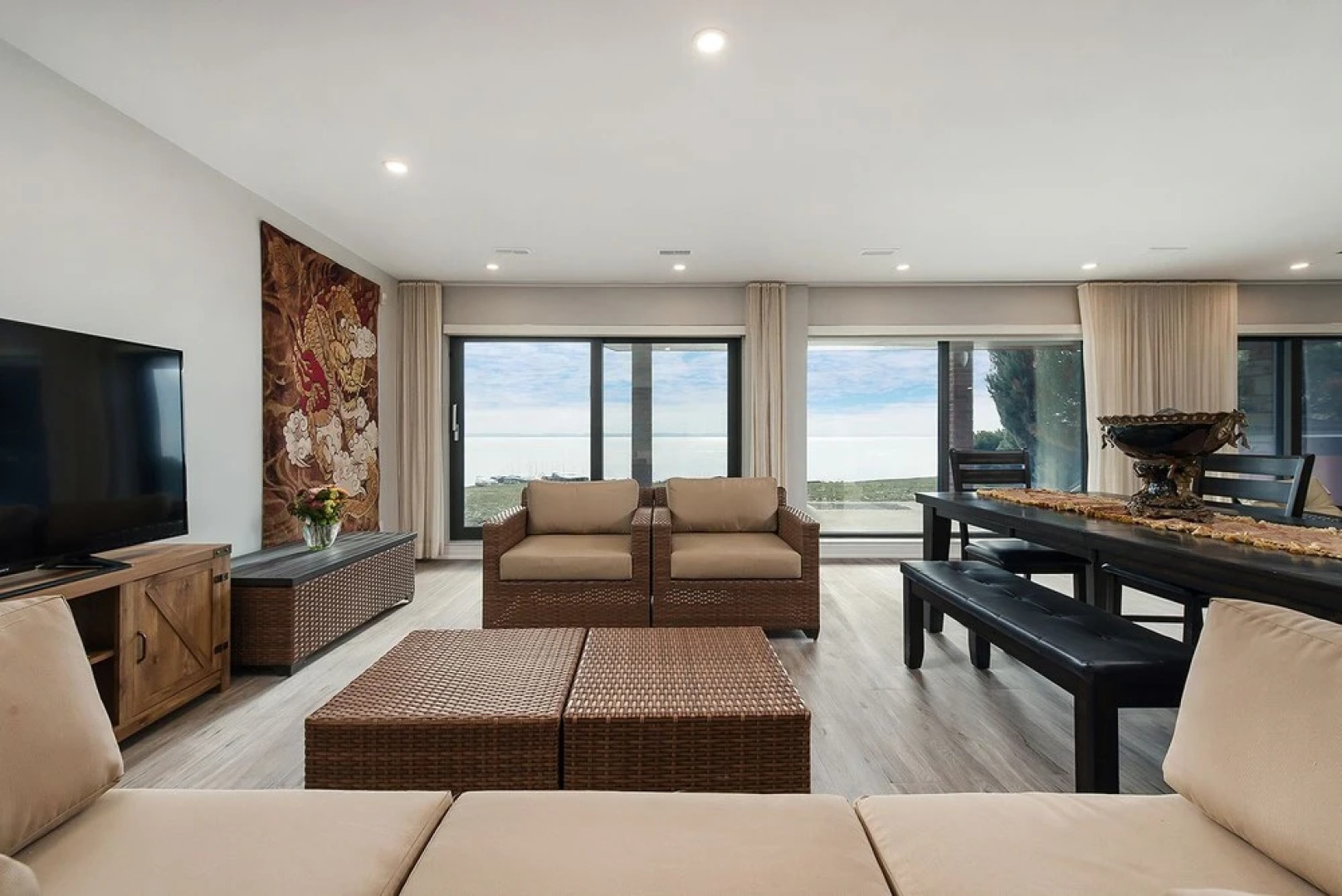 Modern Luxury Furnished, Surrounding St-Lawrence River View, Tranquil