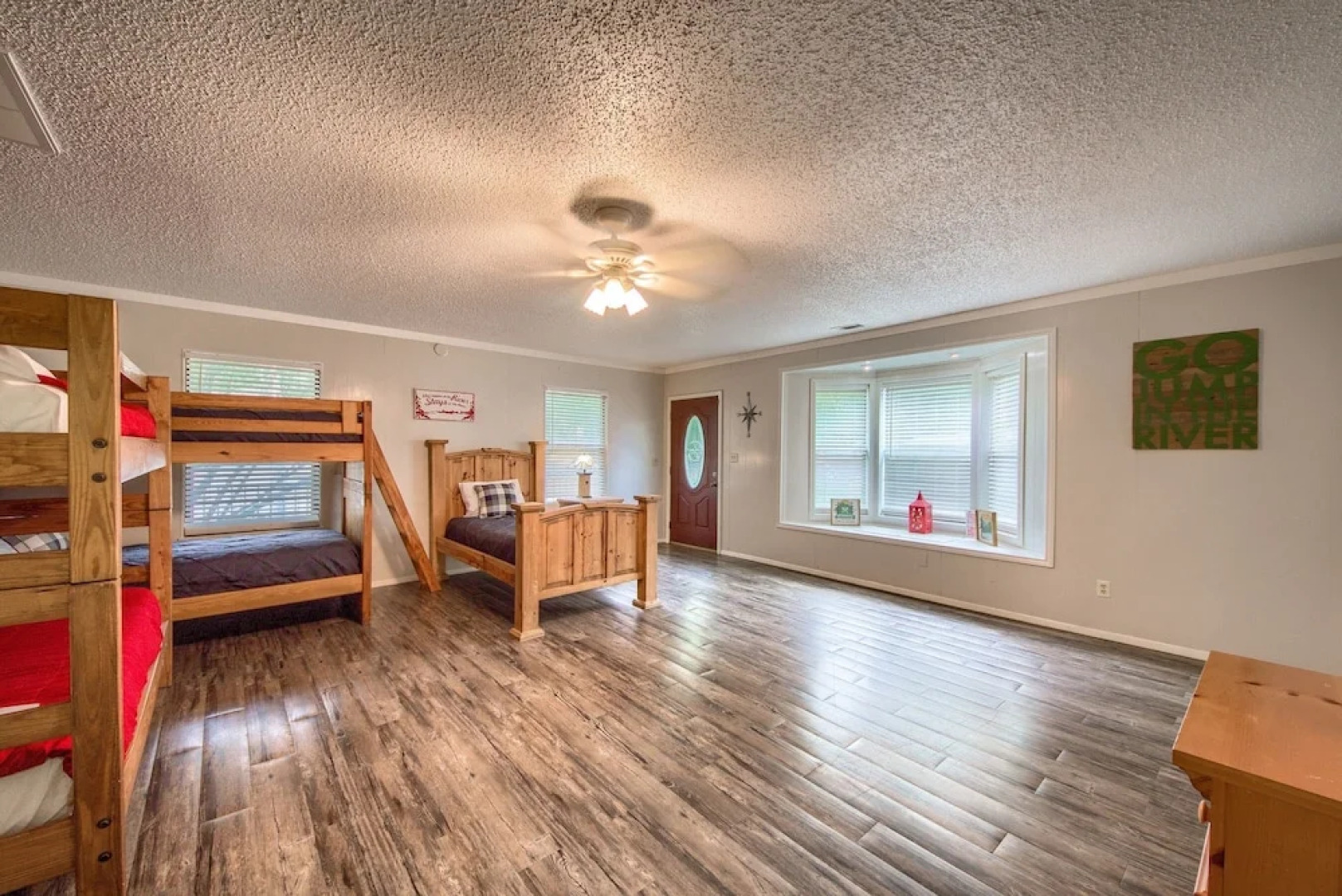 Hondo's River Haus Rr 1300 4 Bedroom Home by RedAwning