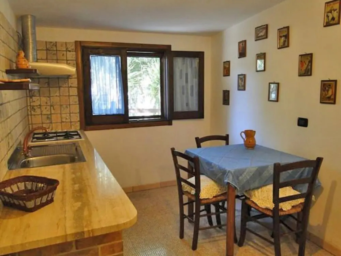 Secluded Holiday Home in Matino With Swimming Pool