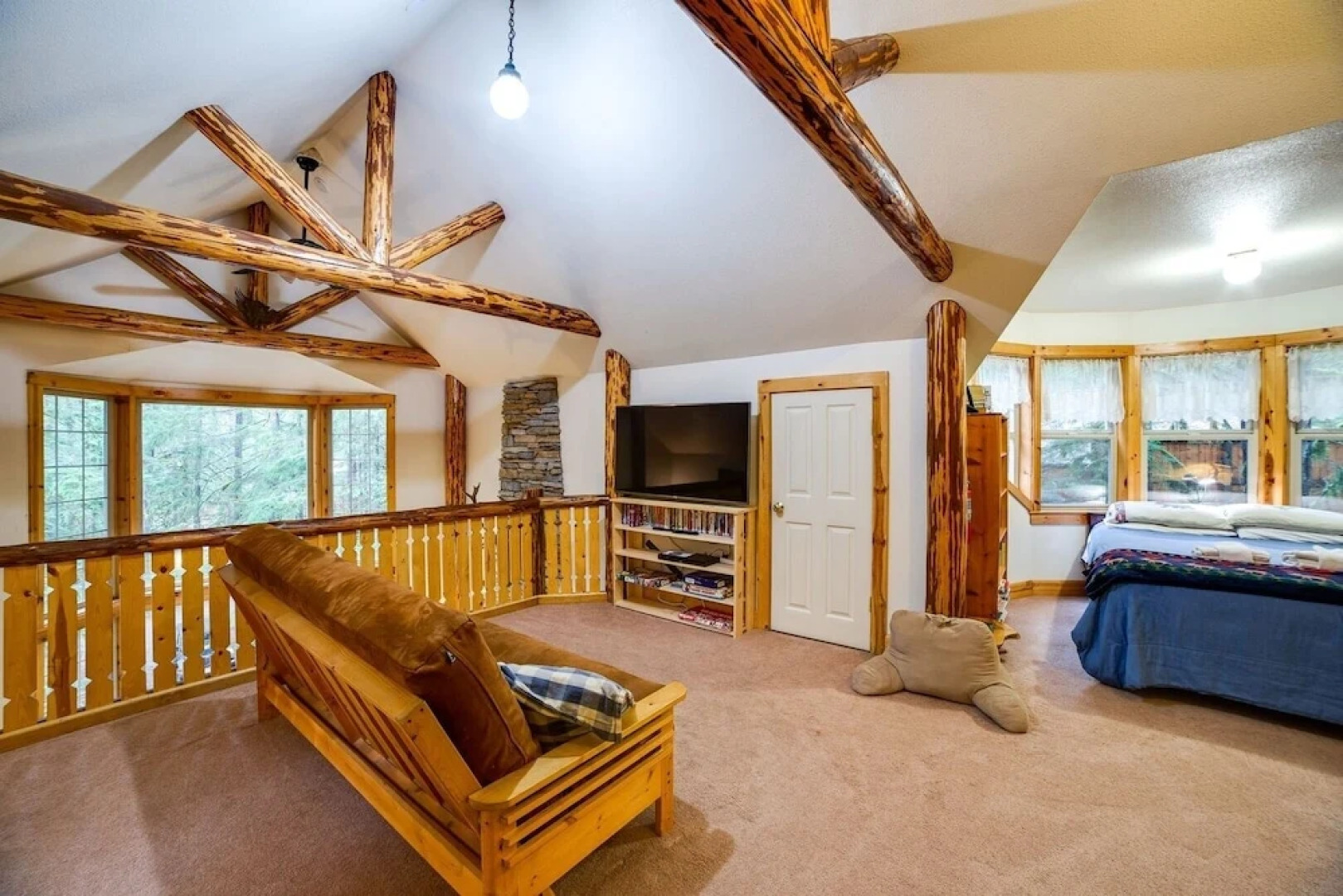 25sl - Hot Tub - Bbq - Pets Ok - Wifi - Sleeps 6 1 Bedroom Home by RedAwning