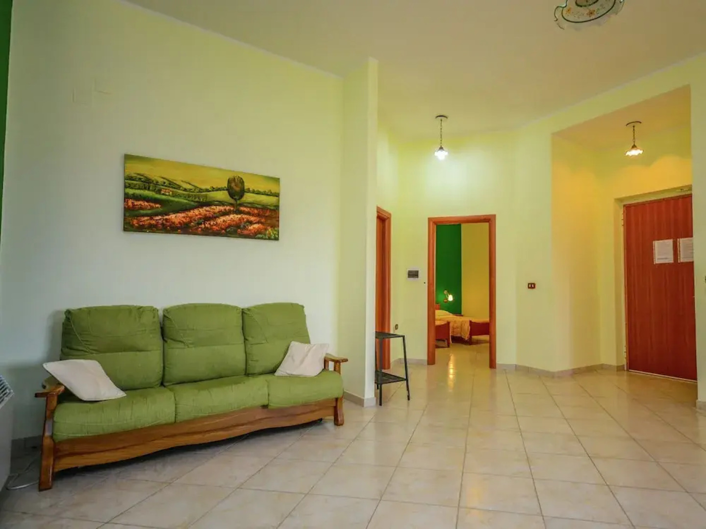 Apartment With Lovely Pool