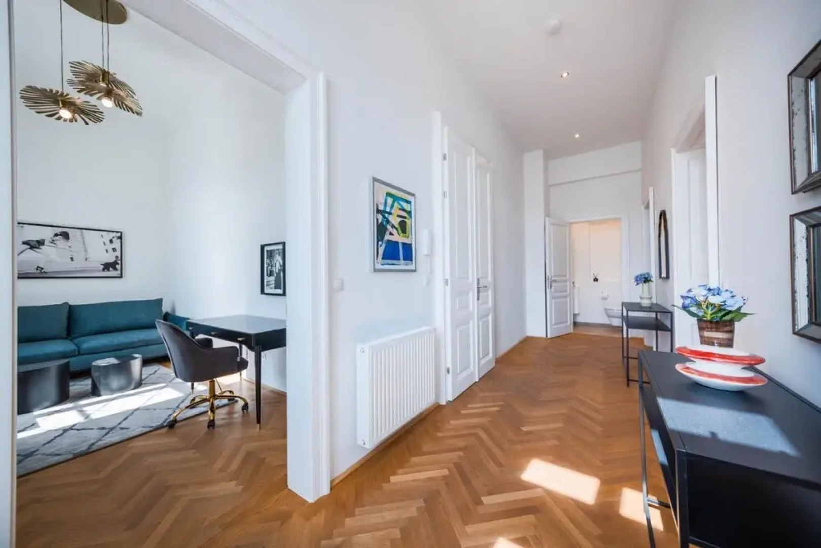 Deluxe Apartment With Parking and Office Next to the City Park