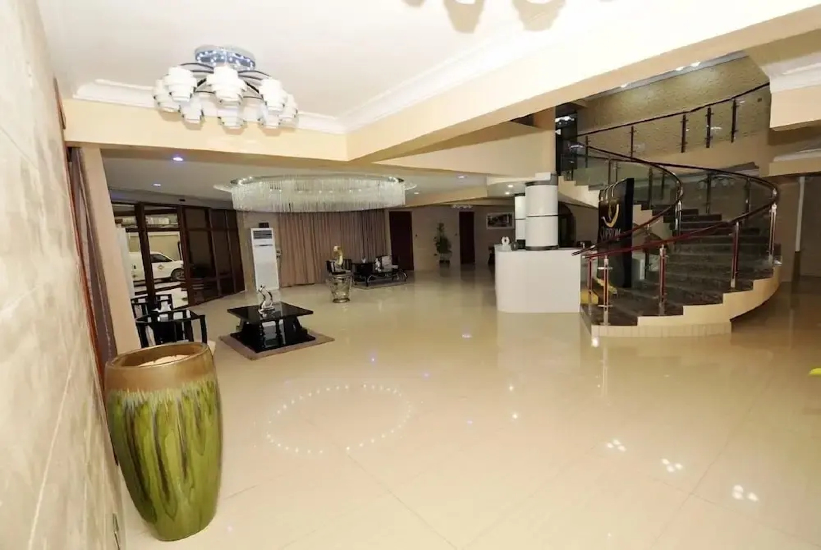 Soprom Hotel & Suites