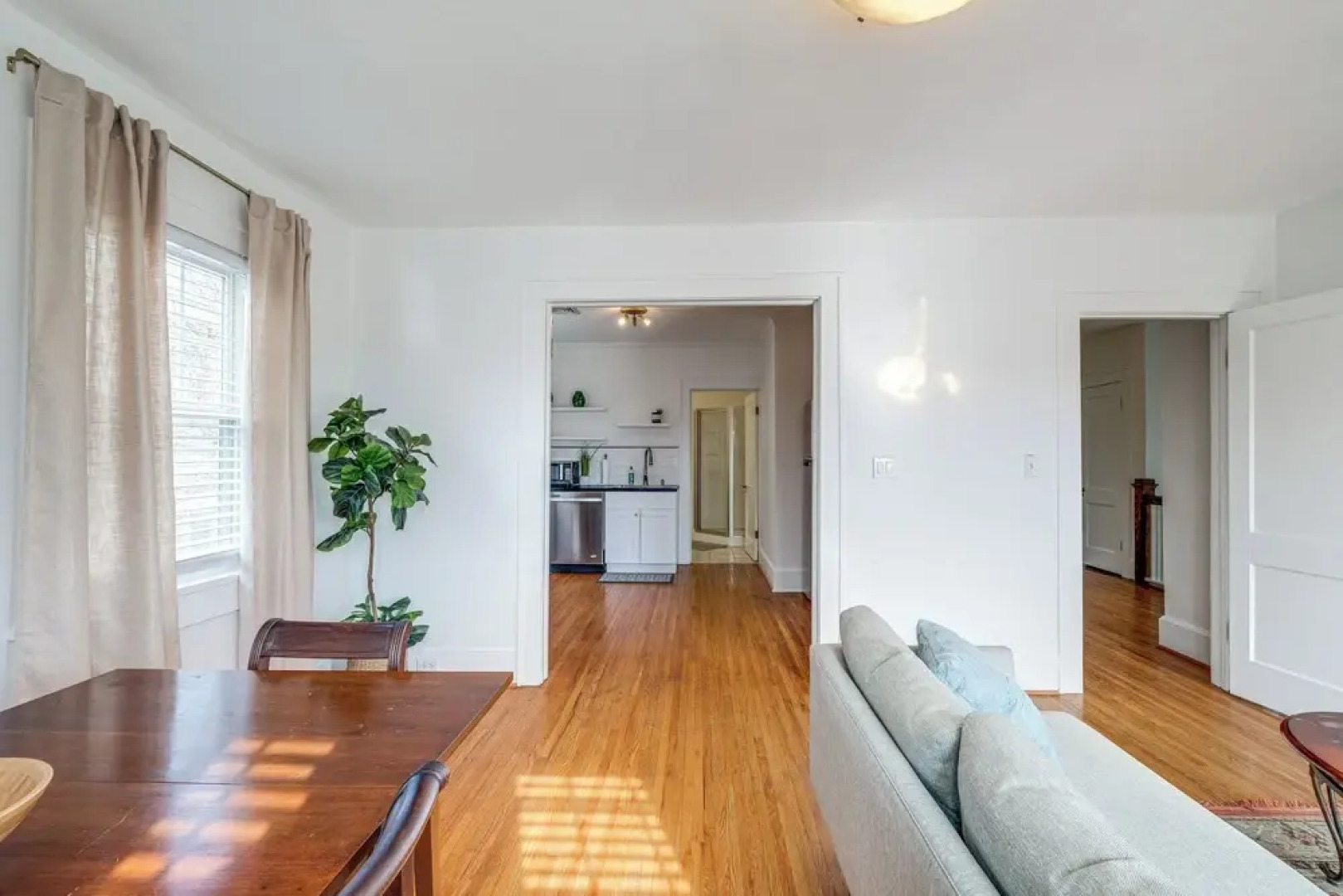 < 3 Mi to Dtwn Roanoke: Inviting Unit w/ Balcony