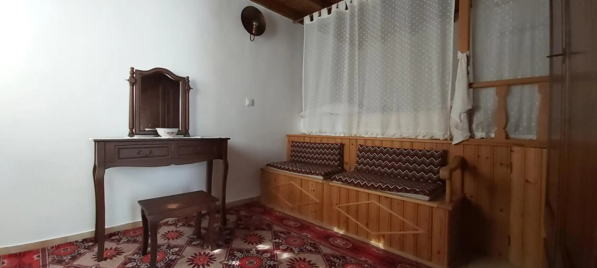 Traditional house in Asfendiou