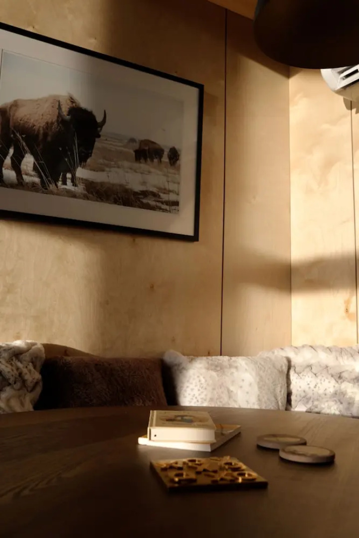 Yellowstone Peaks Hotel