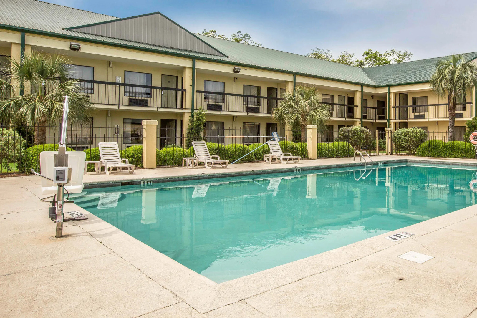 Quality Inn & Suites near Lake Eufaula