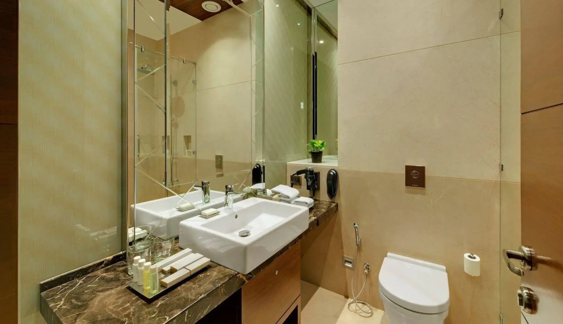 Niranta Airport Transit Hotel & Lounge Terminal 2 Arrivals