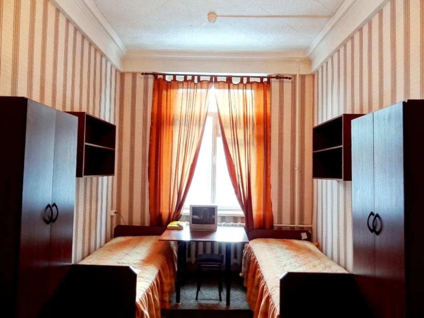 Искра Хостел