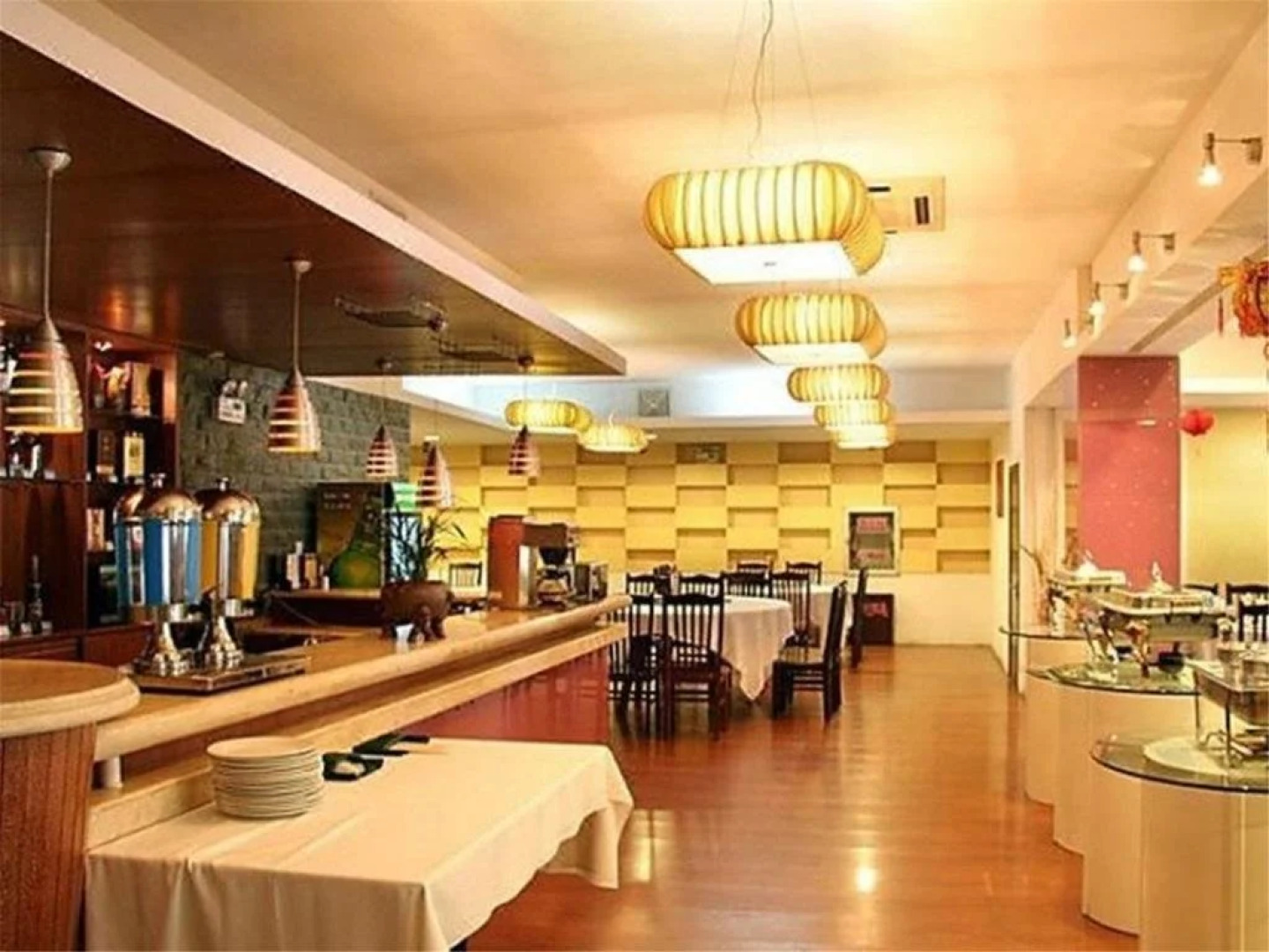 Golden Bridge Holiday Hotel