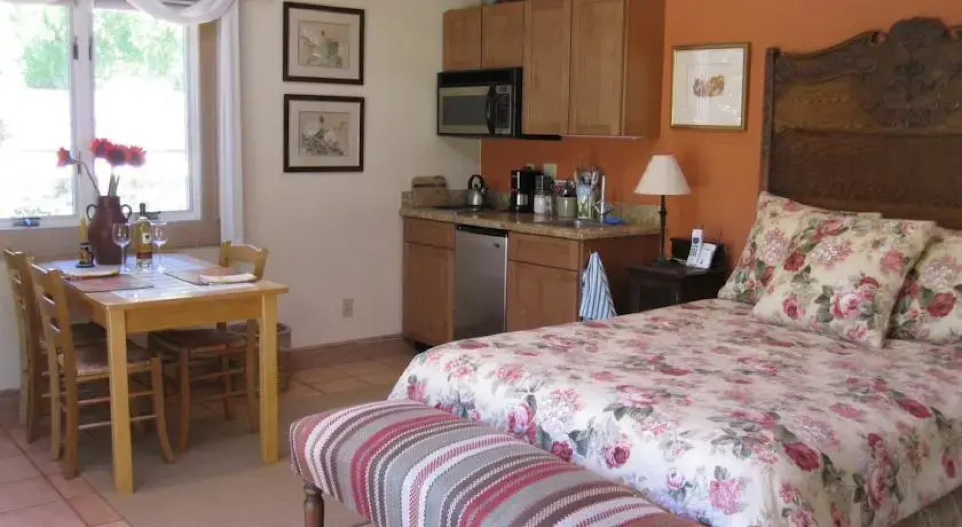 Tam Valley Bed & Breakfast