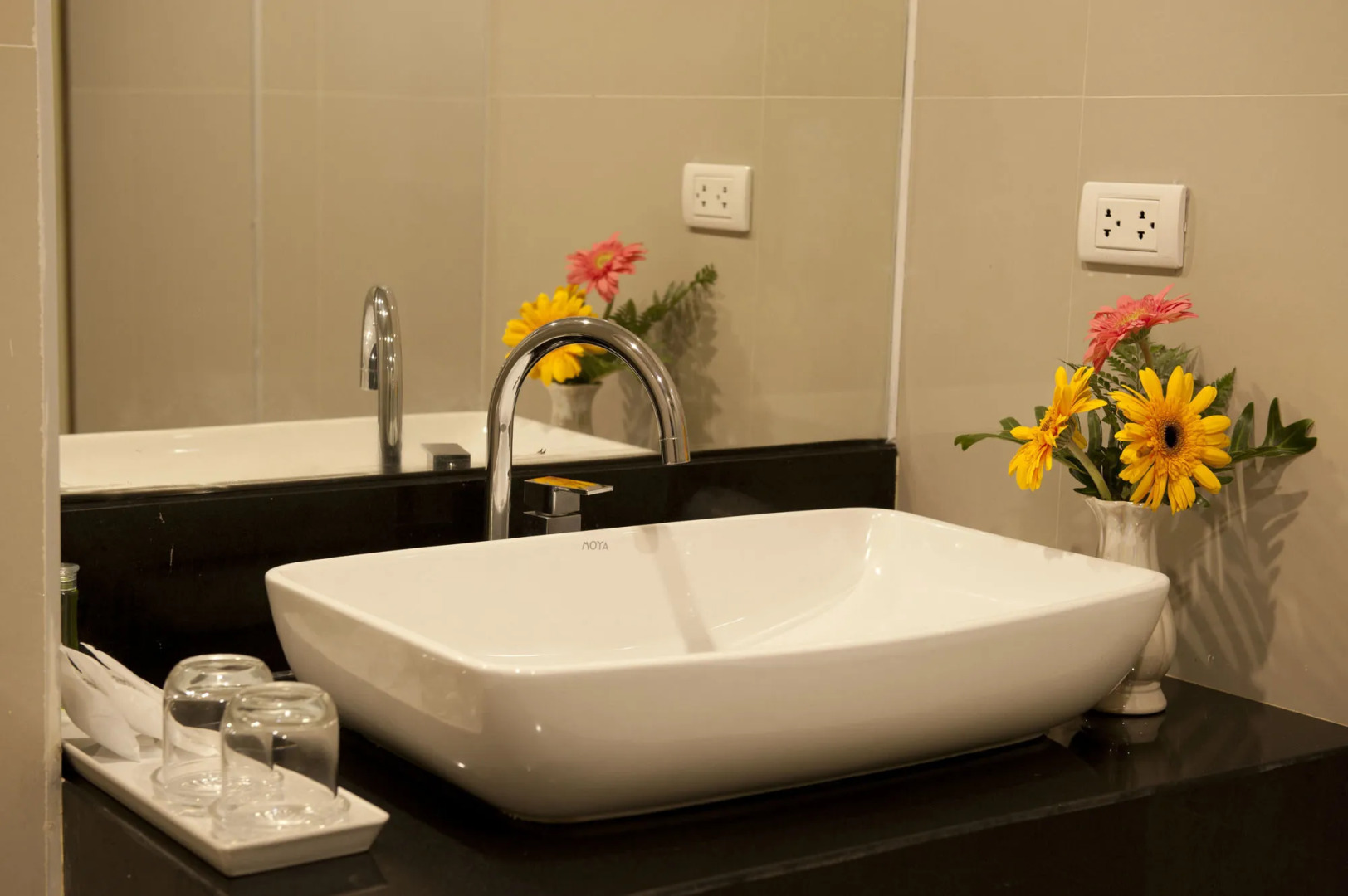 Отель The Gig Hotel