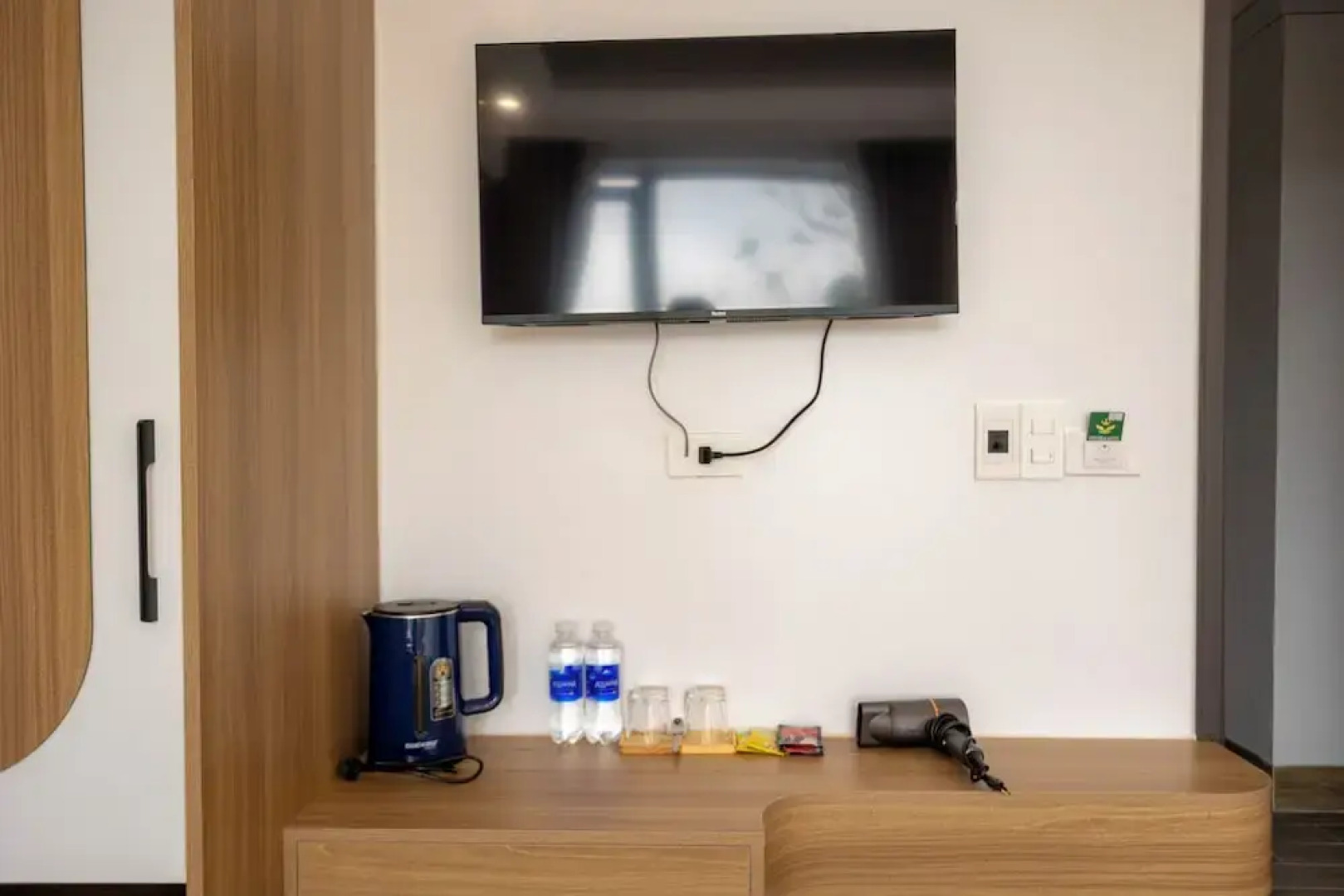 Victoria Hotel MC - by BAY LUXURY