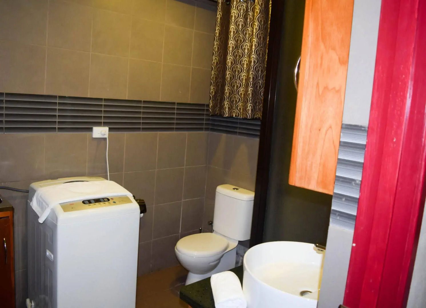 Al-Minhaj Service Apartments