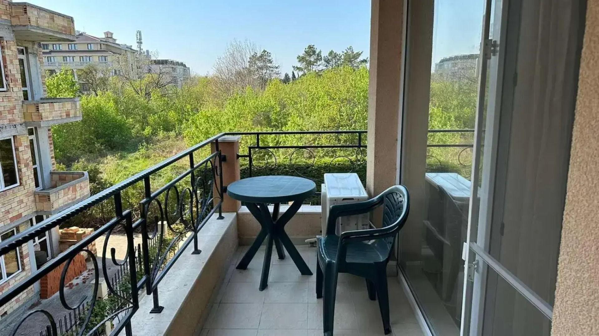 Lovely 2-bedroom apartment in Pomorie residence 250m to the beach