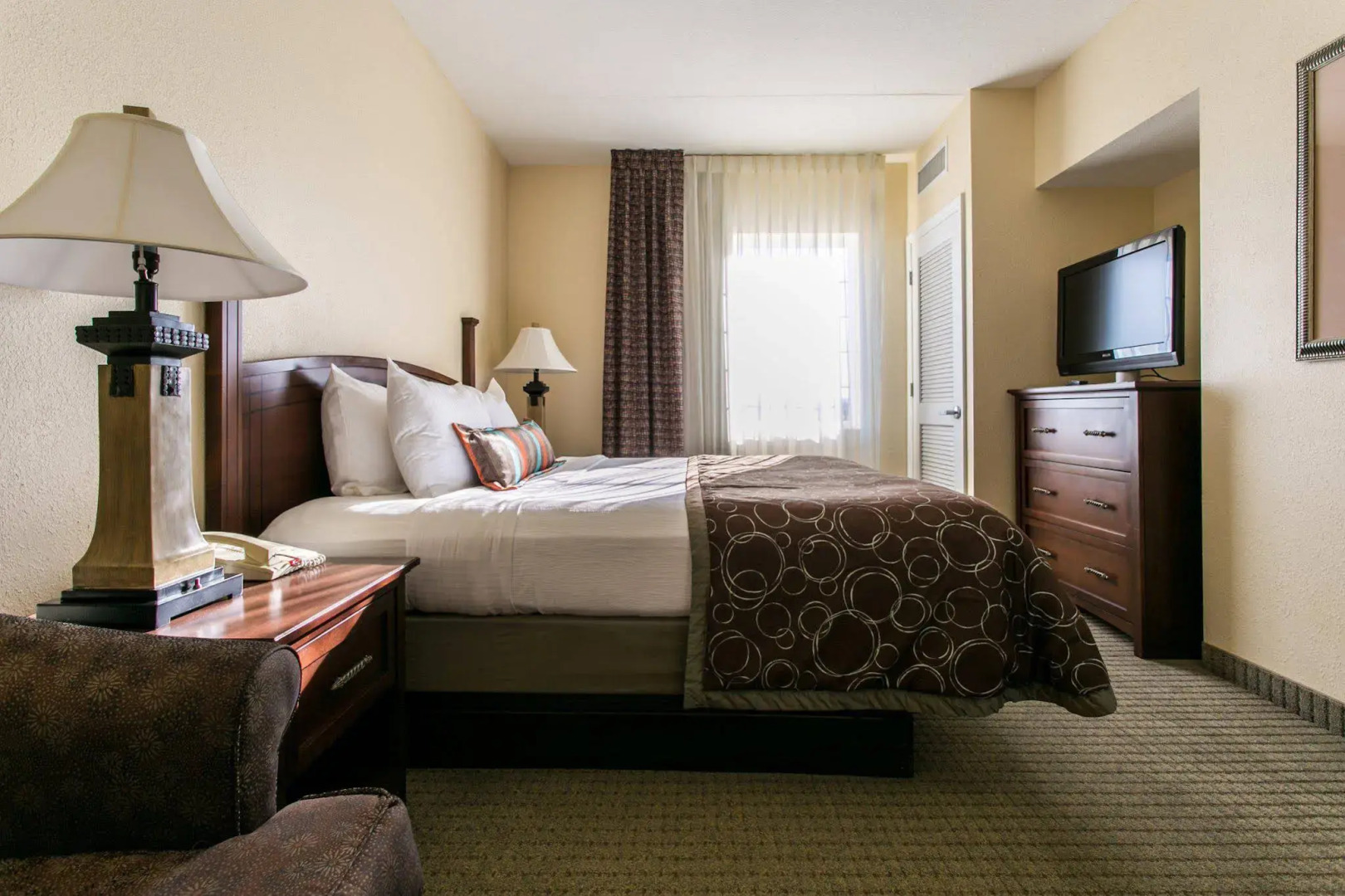 Staybridge Suites Chattanooga at Hamilton Place by IHG