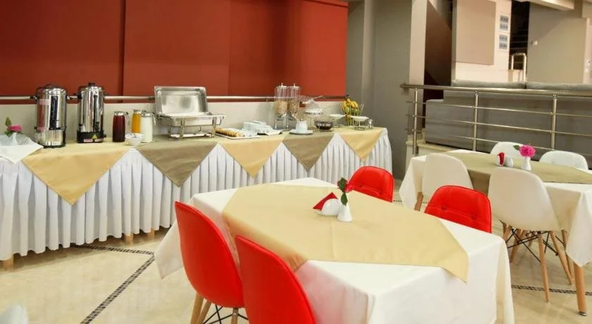 Sun & Sea Luxury Hotel