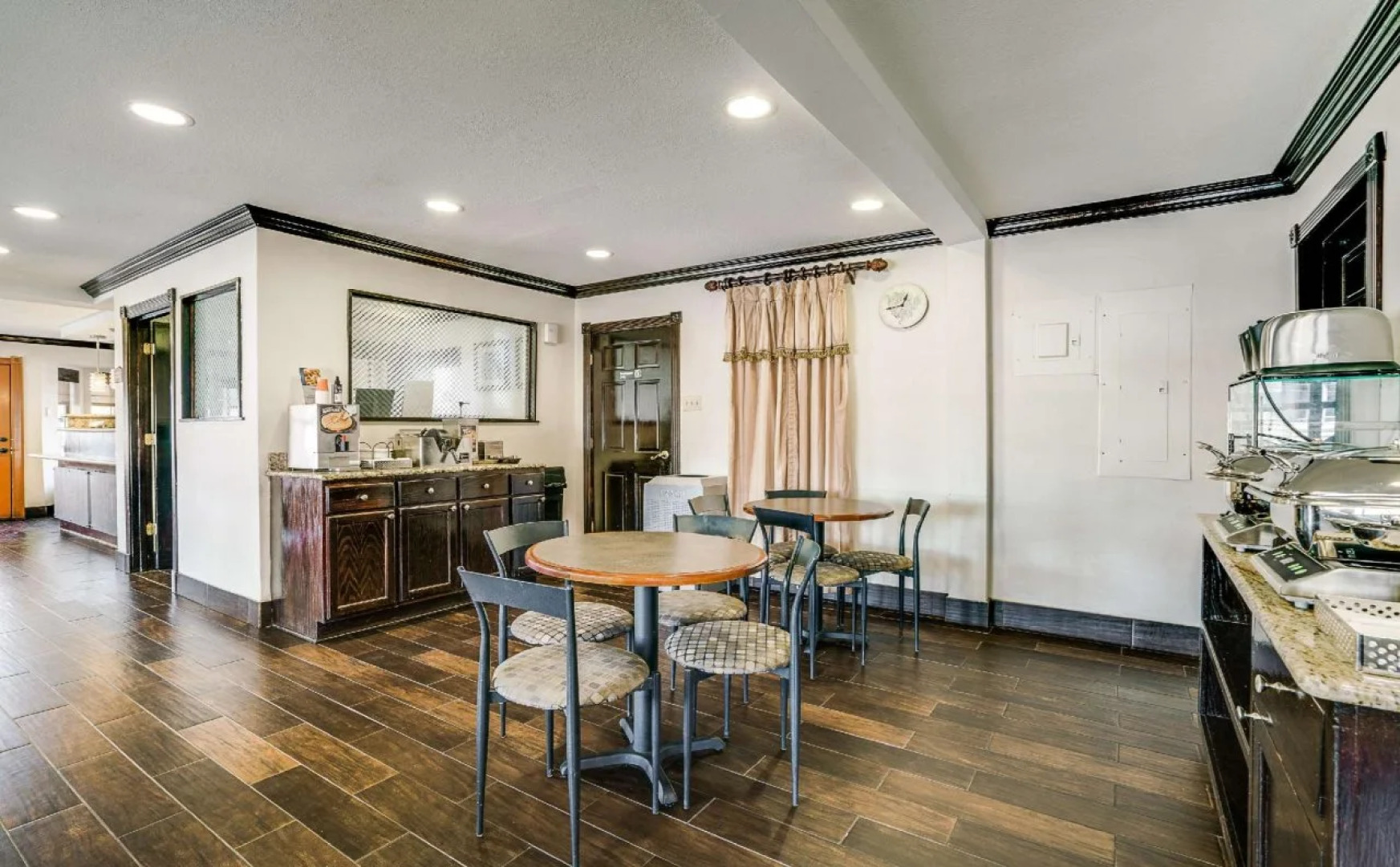 Quality Inn & Suites Dallas - Cityplace