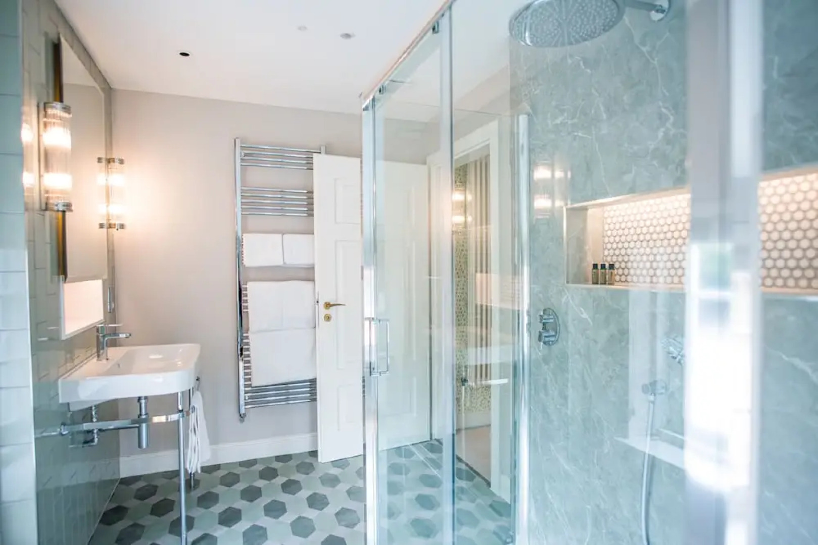 Dewars Restaurant & Rooms