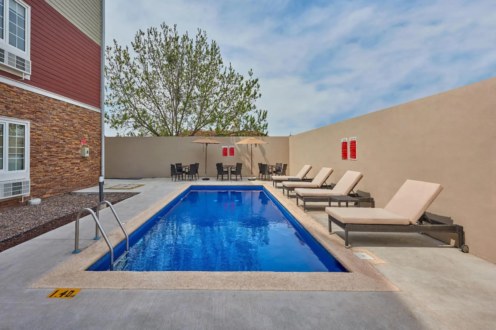 Extended Suites Saltillo Galerías